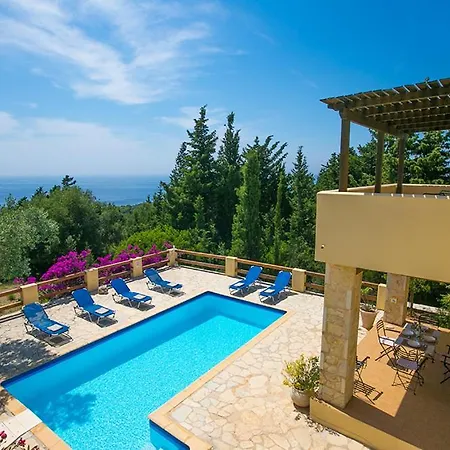 Sleeps 6 Pool Air Con Wifi Khalikerí