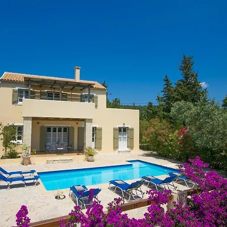 Sleeps 6 Pool Air Con Wifi Willa Khalikerí