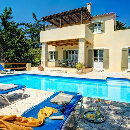 Willa Sleeps 6 Pool Air Con Wifi Khalikerí