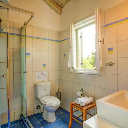 Villa Sleeps 6 Pool Air Con Wifi *