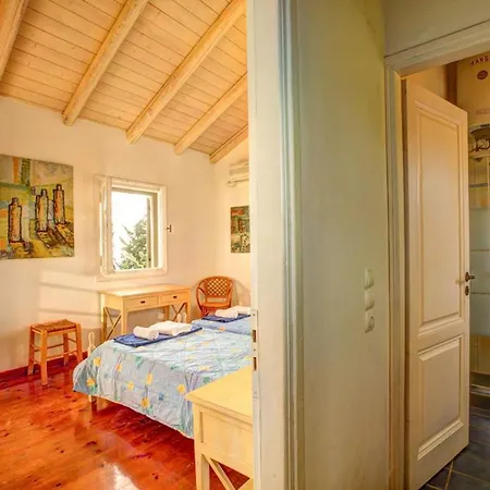 Villa Sleeps 6 Pool Air Con Wifi Khalikeri